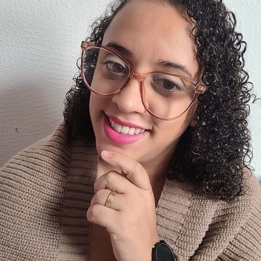 Dra. Karina dos Reis Oliveira Santos