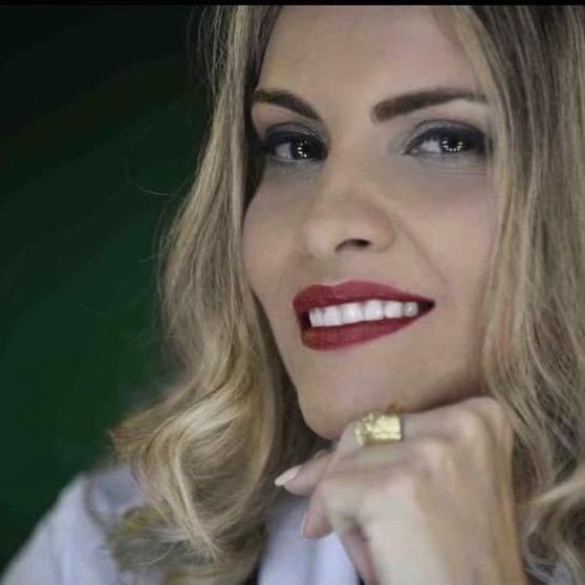 Dra. Paula Passos