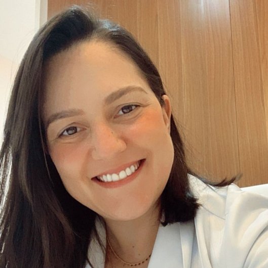 Dra. Isabela Cunha