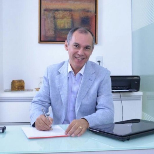 Dr. Alvaro Vitor Teixeira
