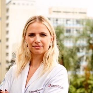 Dra. Isabela Pizzatto Teixeira