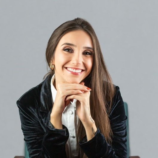 Dra. Amanda Soares Jacinto