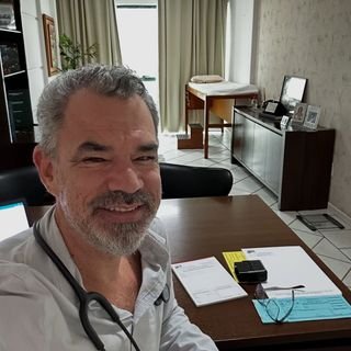 Dr. Leandro de Souza Cruz