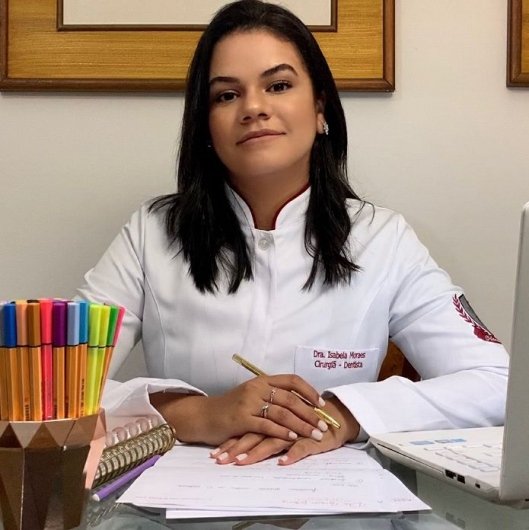 Dra. Isabela Moraes