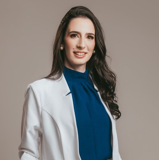 Dra. Lorena de Moraes Oliveira