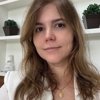 Dra. Elisa Nunes Secamilli