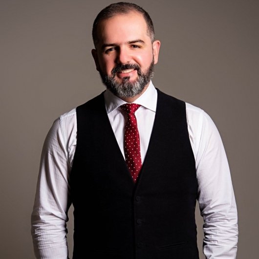 Dr. Pedro Adriano Martins Franco
