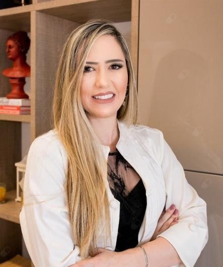 Dra. Ana Leticia Dias Machado
