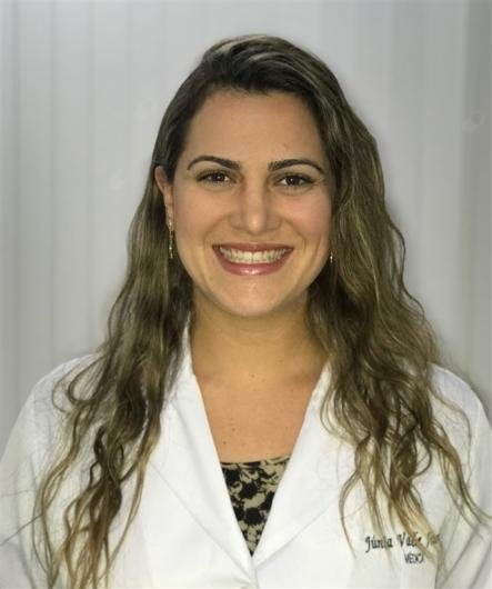 Dra. Junia Valle França