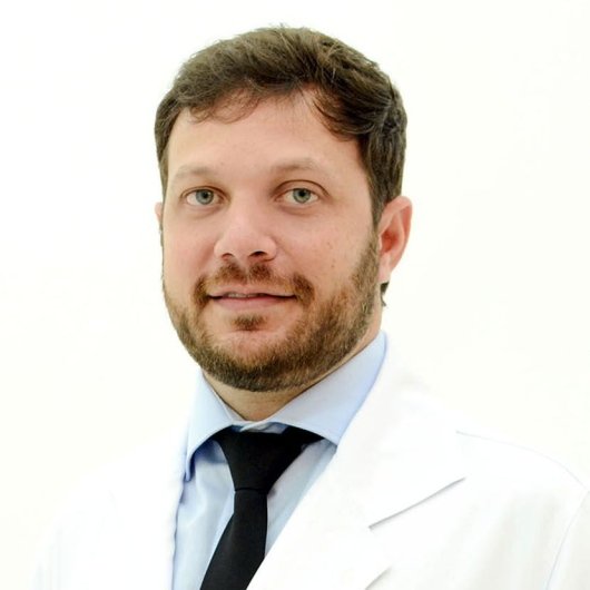 Dr. Ricardo Marum