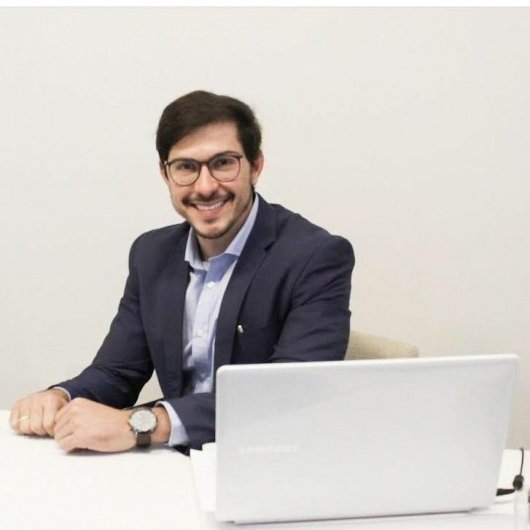 Dr. Carlos Portela