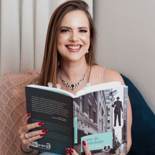 Dra. Germana Queiroz Siqueira