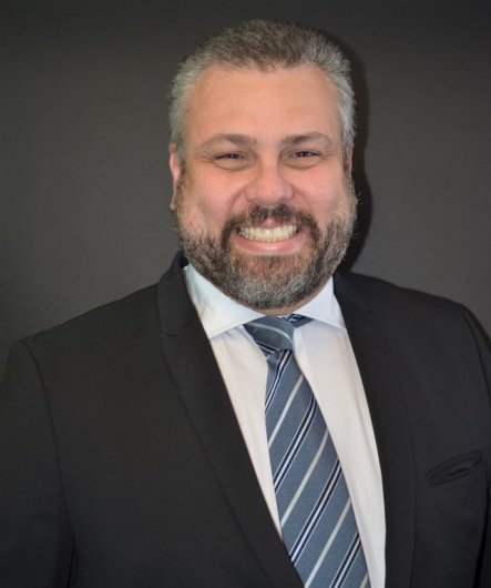 Dr. Felipe Azevedo