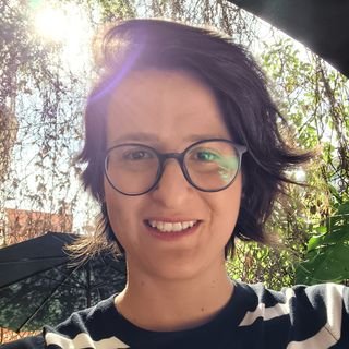 Dra. Larissa Alves de Souza