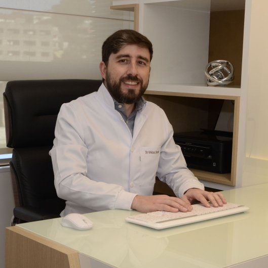 Dr. Vinicius Pereira Dourado