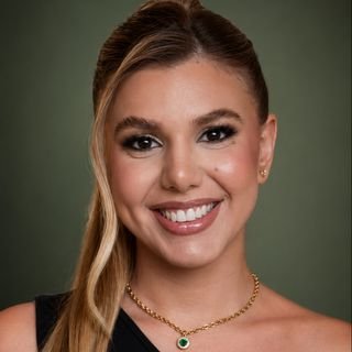 Dra. Yasmin Aparecida da Silva Santana