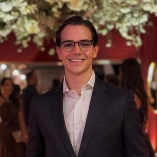 Dr. João Lucas Reis