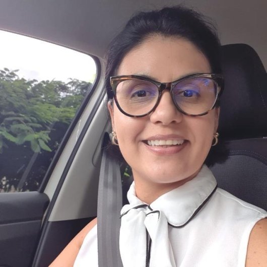 Dra. Mislene Cassiano Pereira Pezarezi