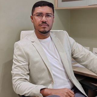 Dr. Alan Leal