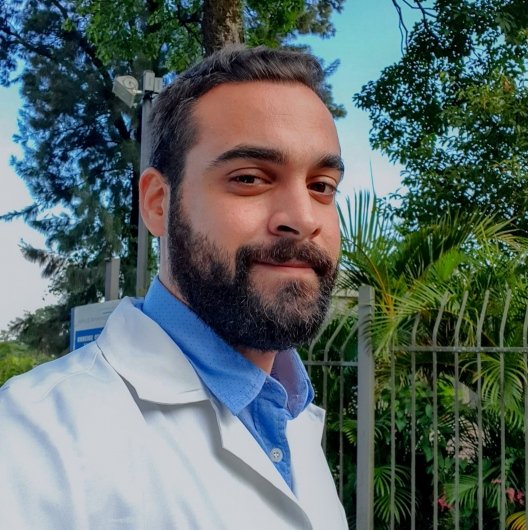 Dr. Winston Fontes
