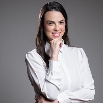 Dra. Mariana de Paula Ferreira