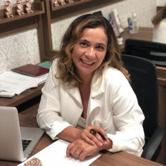 Dra. Andresa Cabral