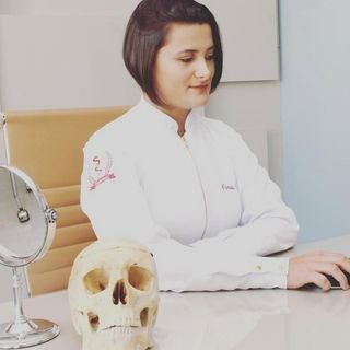 Dra. Pamella Cristina Gomes Fonseca