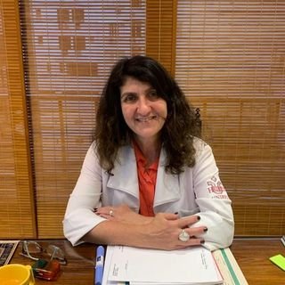 Dra. Esther Cytrynbaum Young