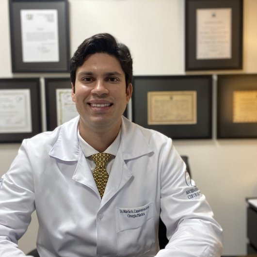 Dr. Marcio Augusto Canavarros Serra