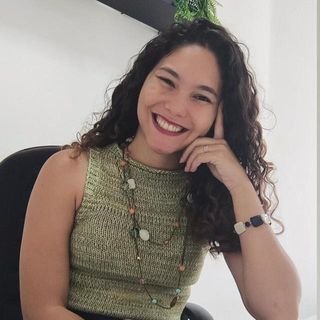 Dra. Karoline Torres
