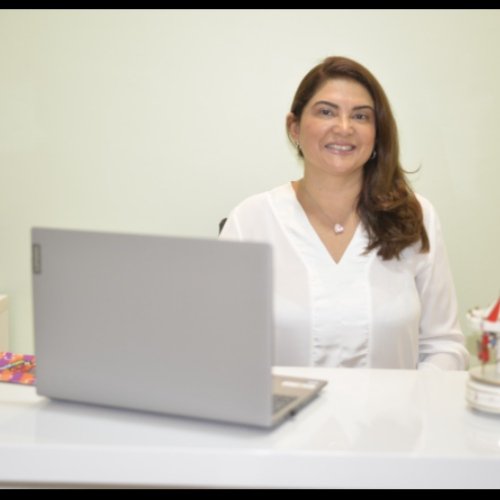 Dra. Vera Lucia Oliveira do Nascimento