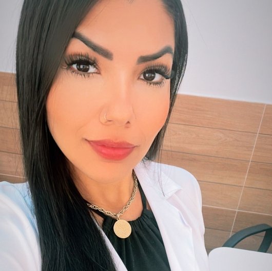 Dra. Tais Coutinho