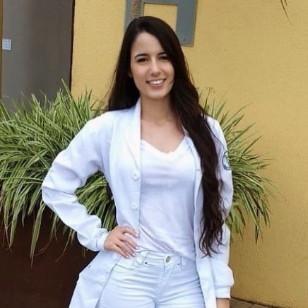 Dra. Larissa Da Mata