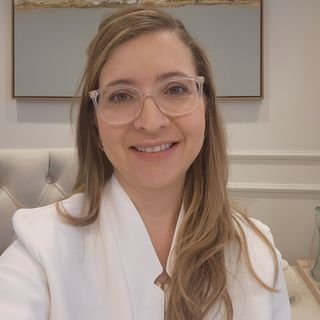 Dra. Érica Araújo Melo