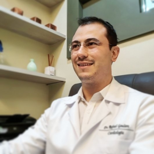Dr. Rafael Goulart Araújo