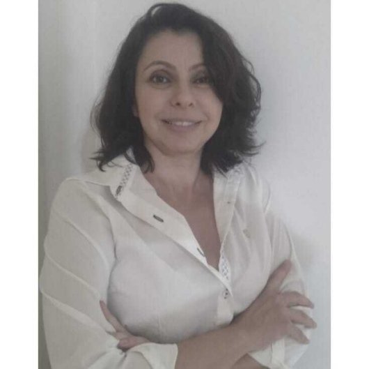 Dra. Andresa Molina dos Santos