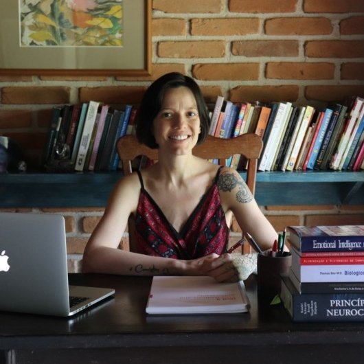 Prof. Kenya Aline Rocha Monteiro