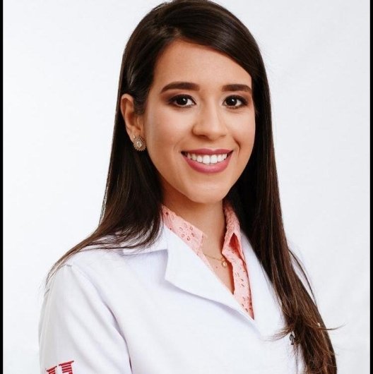 Dra. Mariana Calazans