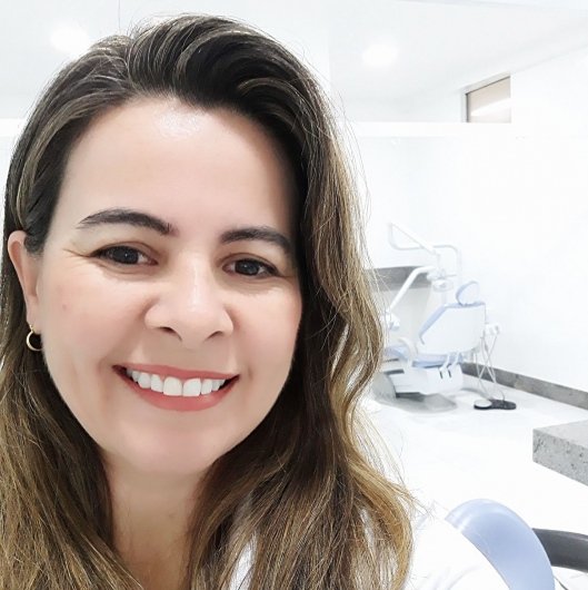 Dra. Alessandra Arueira