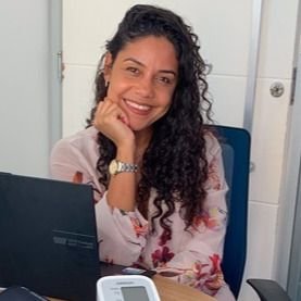 Dra. Ana Carolina dos Santos Pereira