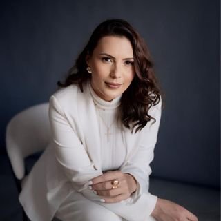 Dra. Bárbara Aparecida Neves da Silva