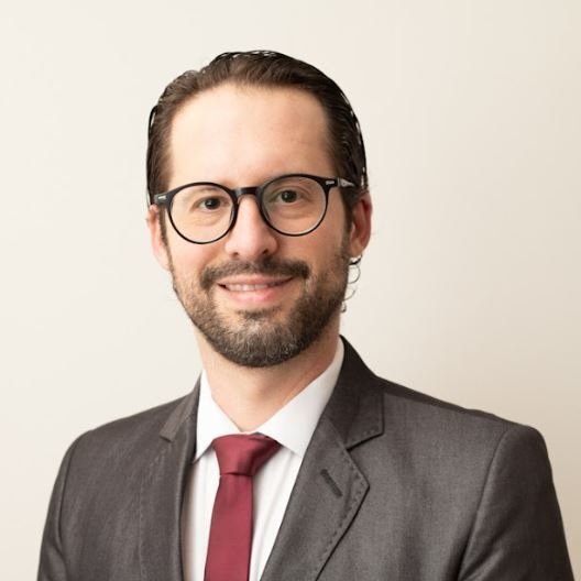 Dr. Henrique Lampert