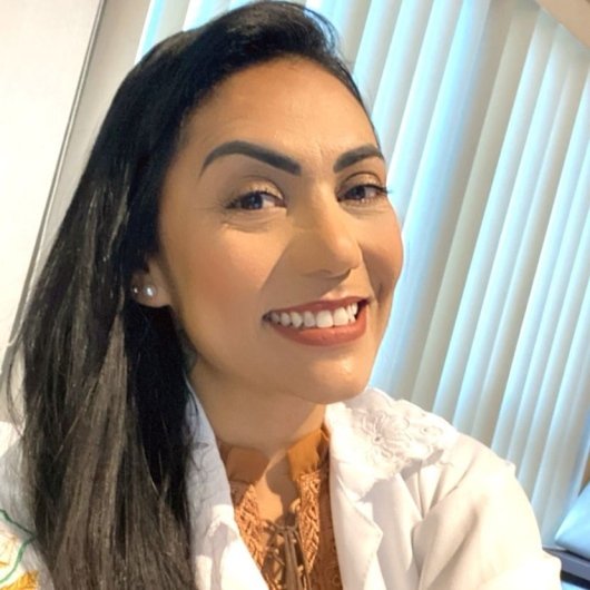 Dra. Thatiane Marinho