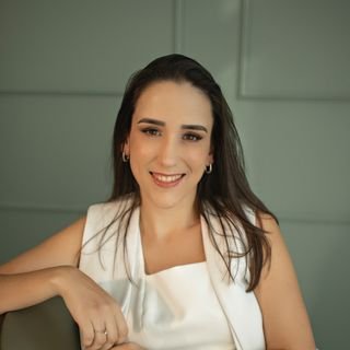 Dra. Larissa Martins Mourão Oliveira Faria