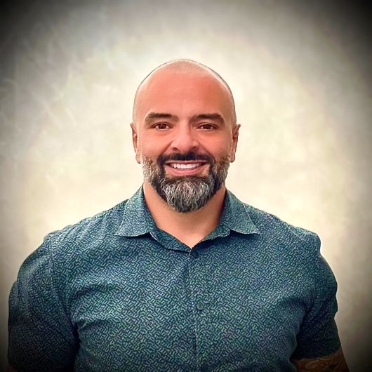 Dr. Henrique Athadeu