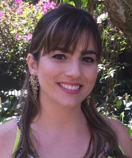 Dra. Lívia Villela De Simone Teixeira