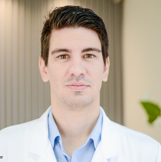 Dr. Arthur Sonego Garcia