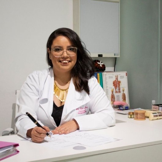Dra. Leticia de Lima e Silva
