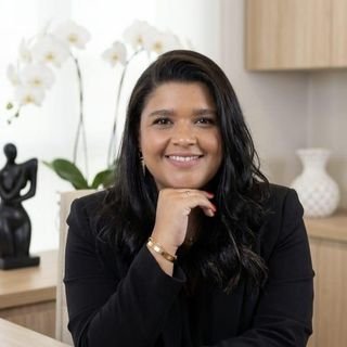 Dra. Deborah Gomes