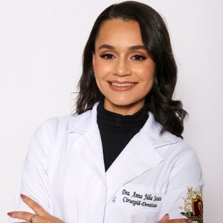 Dra. Anna Júlia Carvalho de Souza